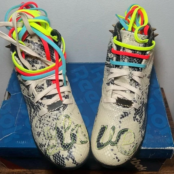 Melody Ehsani x Reebok Love sneaker - Picture 7 of 11